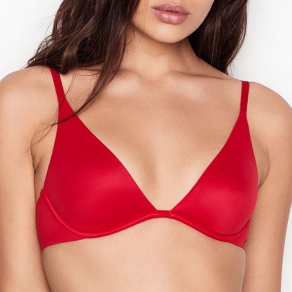 Victoria’s Secret Incredible Unlined Plunge Bra // 32DDD